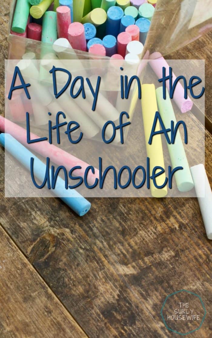 What does an unschooling schedule look like? Do you like the idea of unschooling, but have no idea how to structure your day? A day in the life of an unschooler involves imagination, problem solving, storytelling, conflict, and play! If you need ideas for your unschooling preschool, check out this post!