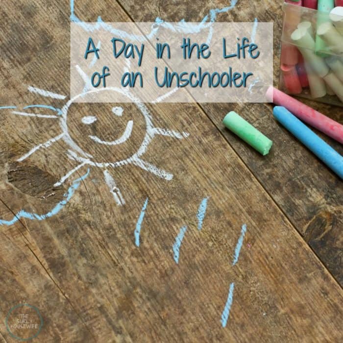 What does an unschooling schedule look like? Do you like the idea of unschooling, but have no idea how to structure your day? A day in the life of an unschooler involves imagination, problem solving, storytelling, conflict, and play! If you need ideas for your unschooling preschool, check out this post!