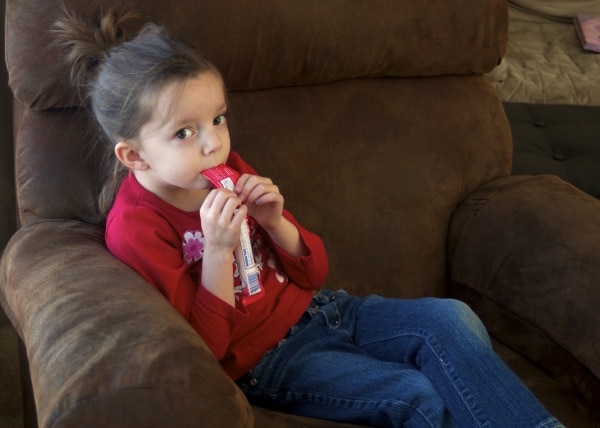 preschooler at home snack time