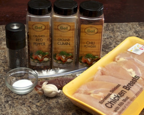 You can never have too many chicken recipes. This taco chicken is made right in the crockpot. With only 6 ingredients it is the perfect chicken slow cooker recipe.
