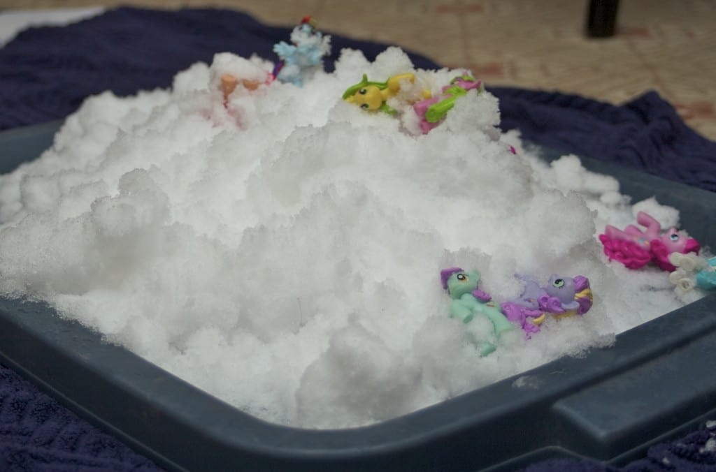 indoor sensory play with snow