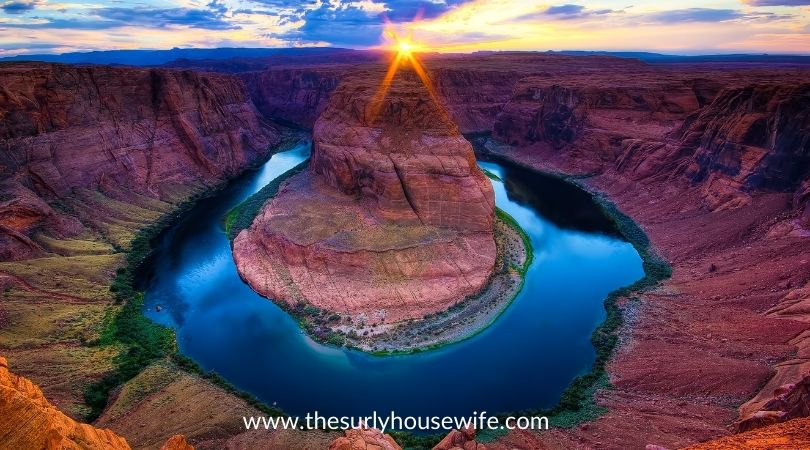 The Horseshoe Bend Canyon, Arizona. Title image for blog post 20 children's books aobut Arizona