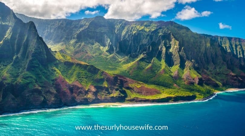 View on Napali Coast on Kauai island on Hawaii. Title image for blog post 20 children's books about Hawaii
