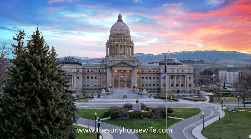 Idaho state capital with sunrise and clouds